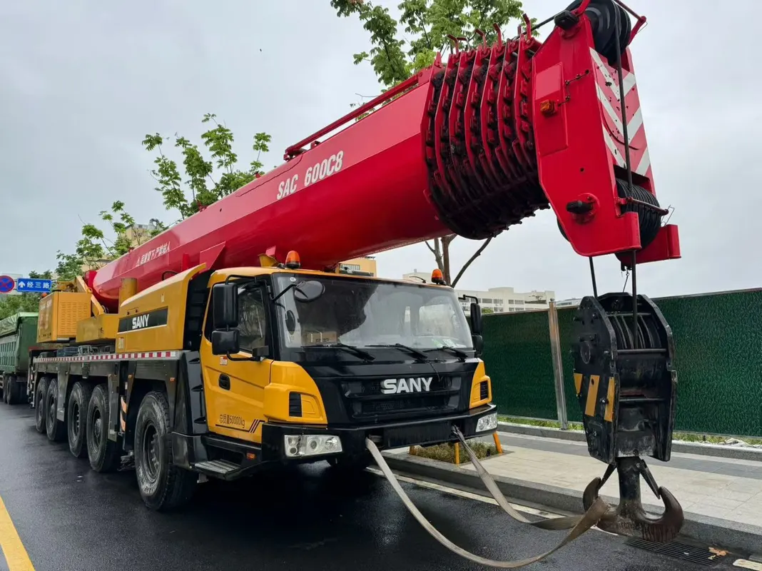 Guindaste Sany 100 Toneladas em operação